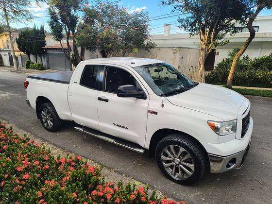 TOYOTA TUNDRA 5.7 CREWMAX 4X4 CD V8 32V FLEX 4P AUTOMÁTICO